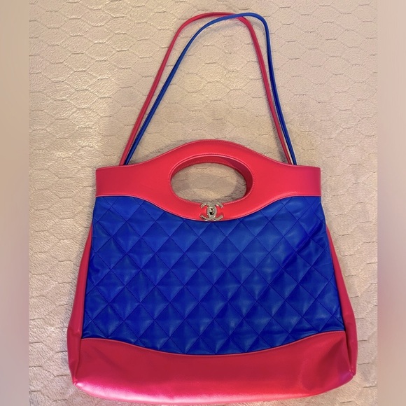 CHANEL ~ Large 31 Shopping Bag - 100% Authentication Inculded - Picture 8 of 16